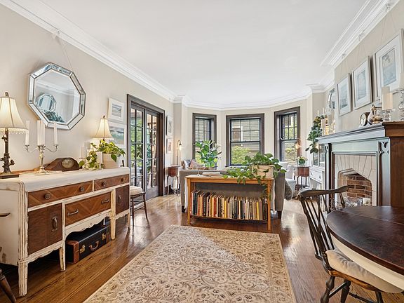 4th image of 5614 S Blackstone Ave #1
