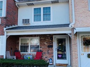 4 Surrey Ln #L4, Torrington, CT 06790