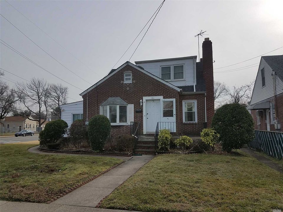 1st image of 4 Rowe Pl