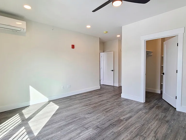 64 Aiken St #304 — Photo 27