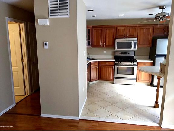 5th image of 73 Dexter Ave Unit 1