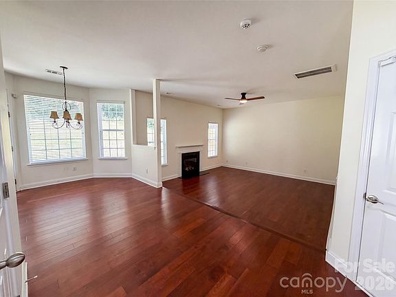 3rd image of 10050 Montrose Dr NW