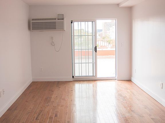 5th image of 2118 Mapes Ave APT 8A
