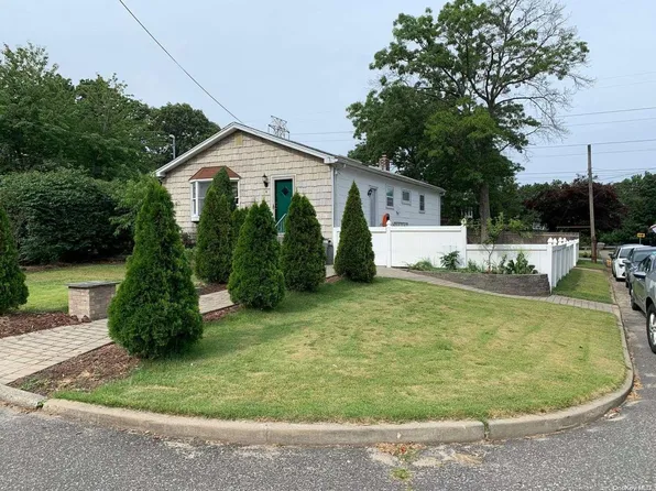 14 Balin Avenue, South Setauket, NY 11720