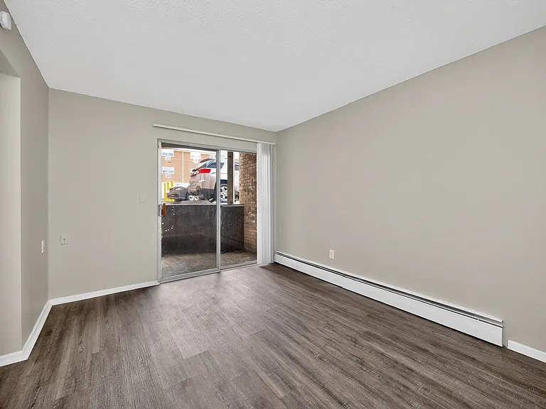 6300 Montgomery — Photo 12