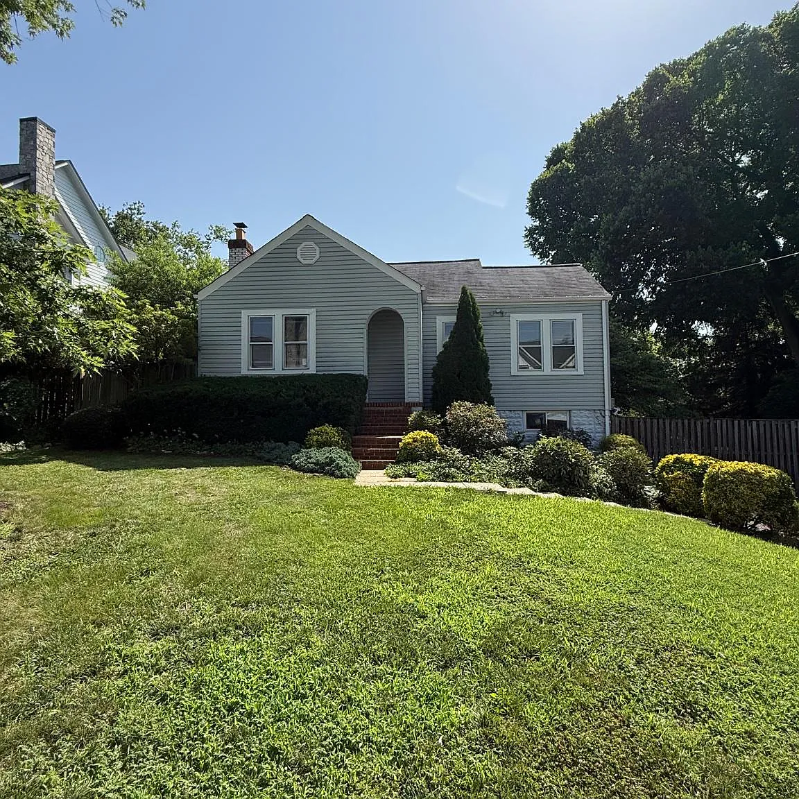 4 bed, 2.0 bath, 1770 sqft, $4,000 — Photo 1