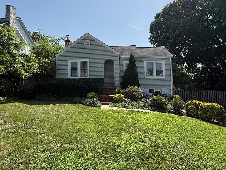 1st image of 1131 Marion Ave