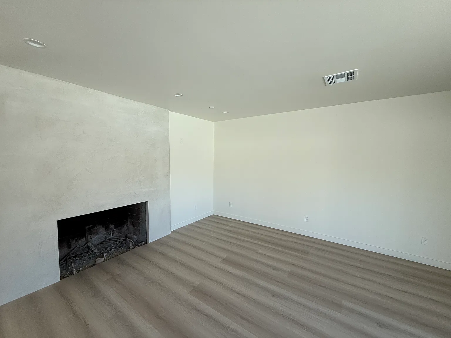 4 bed, $4,500 — Photo 4