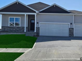 9111 Alexandra Rd, Papillion, NE 68133