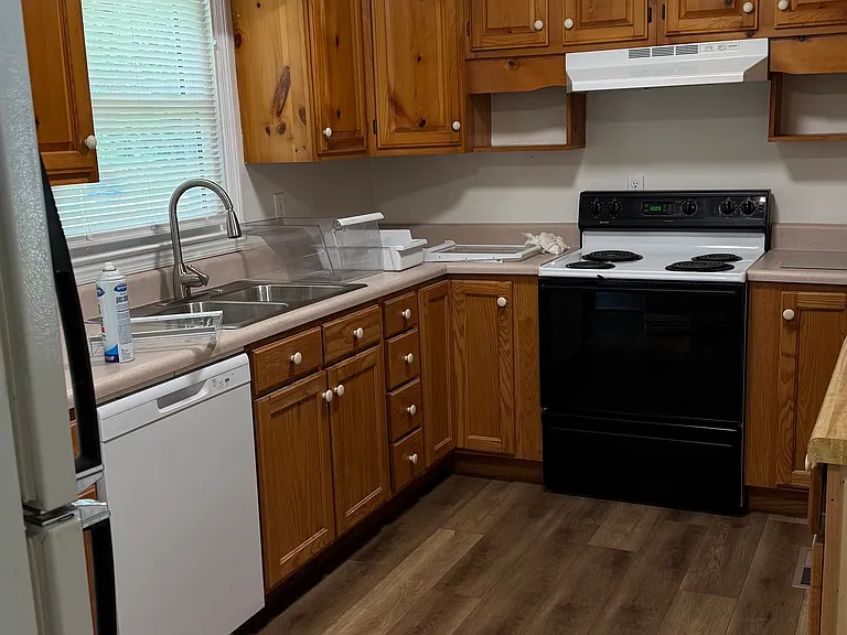 713 S Lovell Ave — Photo 1