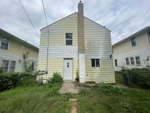 2nd image of 218 E Victoria St