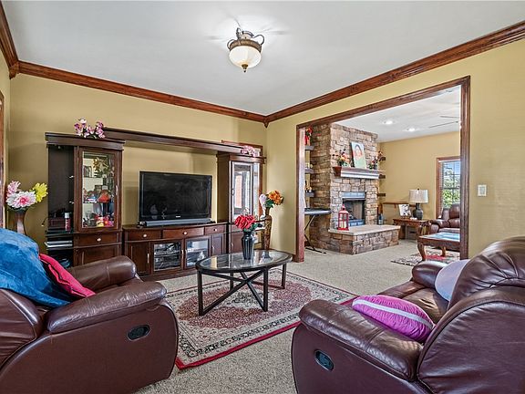 3rd image of 2044 Sterling Dr