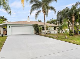4542 E Riverside Dr, Fort Myers, FL 33905