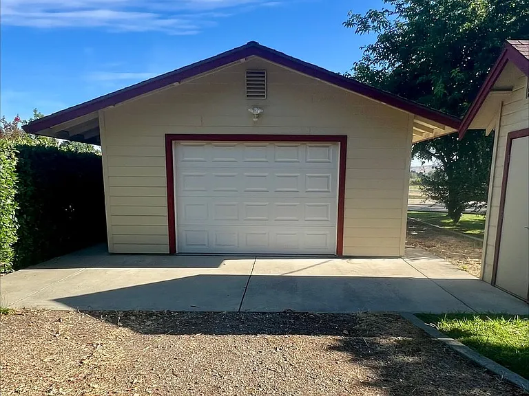 11015 Schafer Ave — Photo 13
