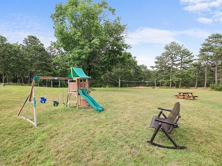 133 Montanesca Rd — Photo 11