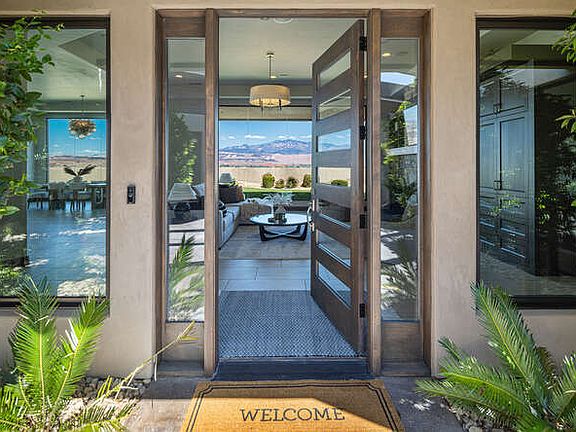 5th image of 2040 S Pinnacle Cir