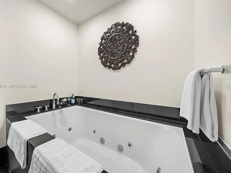 101 20th St #3202 — Photo 38