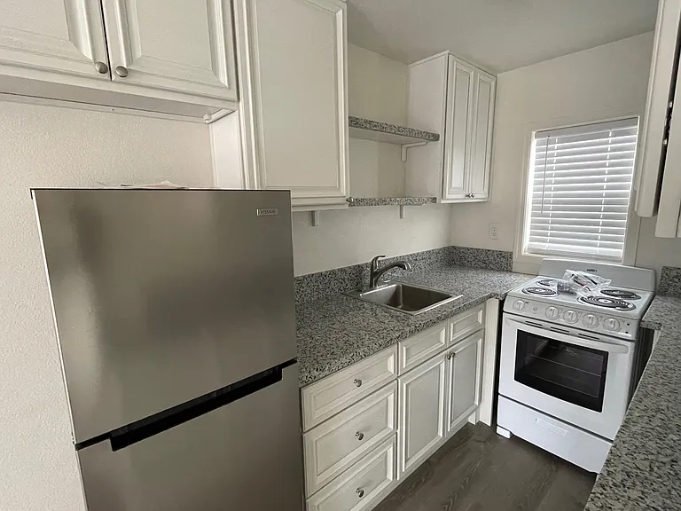 1700 Wendy Ln #18 — Photo 4