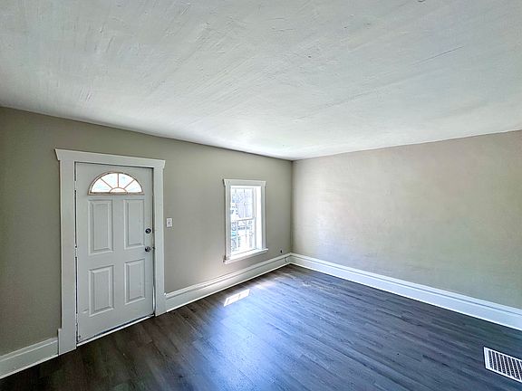 2nd image of 831 Morton St