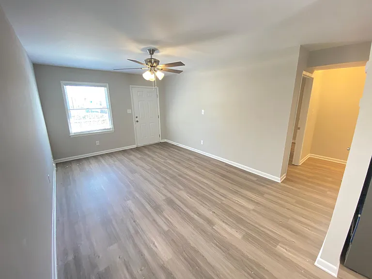 801 Oakwood Villa Dr — Photo 4