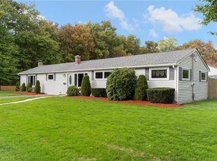 3 Cloverfield Ave, Warwick, RI 02889