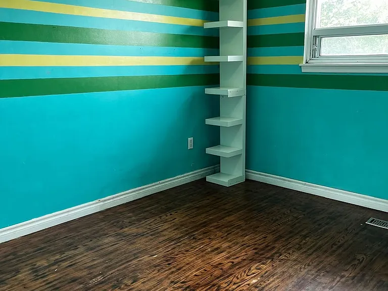 44 Romulus Dr — Photo 17