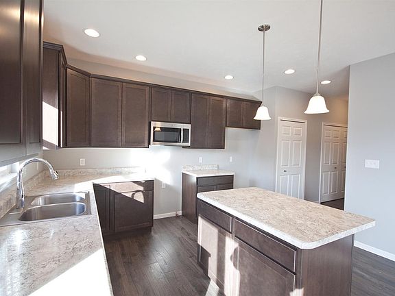 5th image of 13960 Heartland Ct