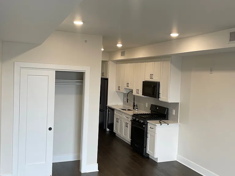 1868 Frankford Ave #503B — Photo 5