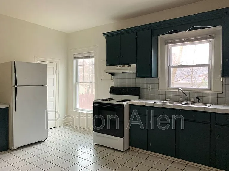 16 Hillside St #A — Photo 6