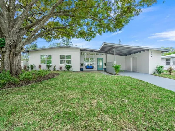 2892 Greenbriar St, Sarasota, FL 34237