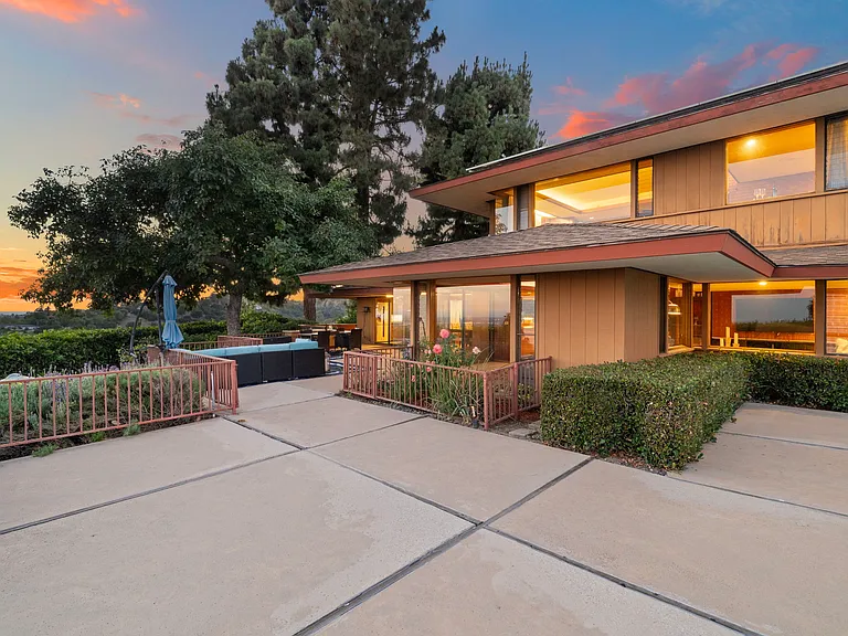 540 Reposado Dr — Photo 55