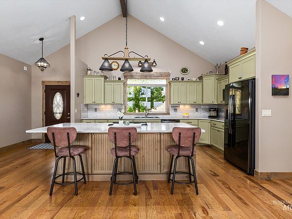 3rd image of 3902 Vista Ridge Ln
