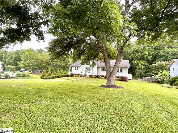 3rd image of 4721 Worden Dr