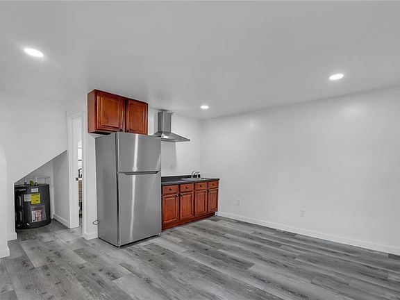 5th image of 569 Garner Way NW #A