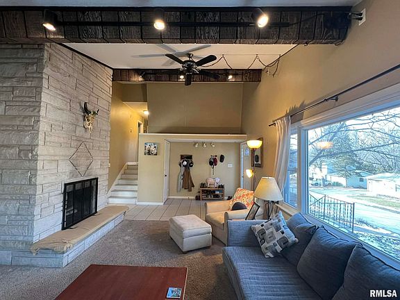 3rd image of 292 Jana Rd