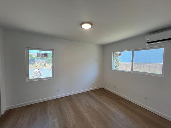 3rd image of 16433 Gledhill St
