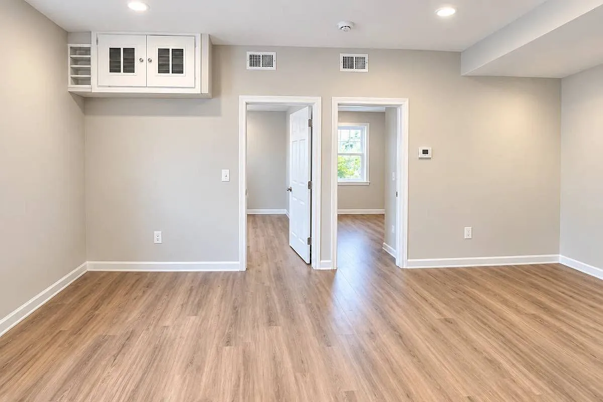 65 S Harrison St — Photo 4