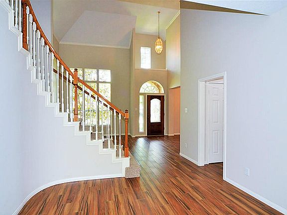 2nd image of 1409 Cambridge Dr