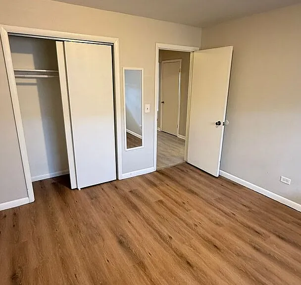 1119 E Algonquin Rd #2 — Photo 19