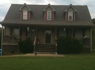 160 Cedar Lake Est, Irvine, KY 40336