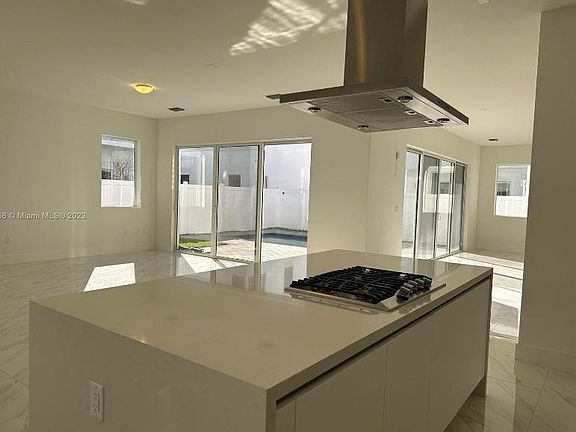 4th image of 7482 NW 99th Ct