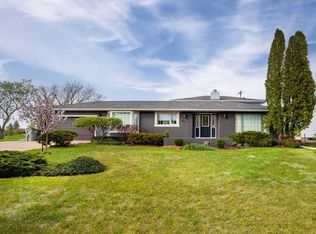 810 S 10th Ave, Wainwright, AB T9W1B8