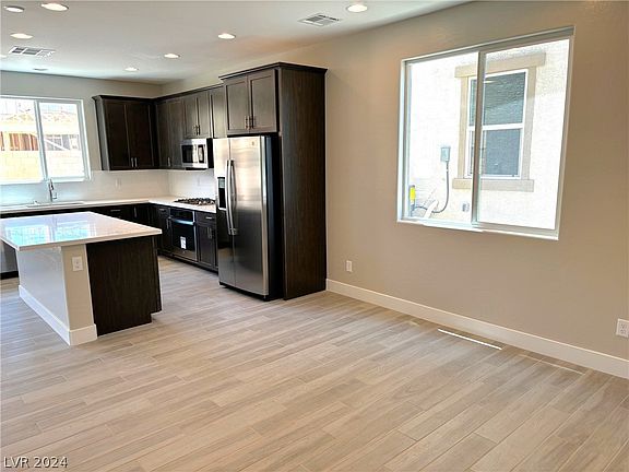 4th image of 9857 W Meranto Ave