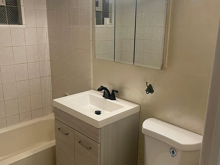 808 N Neva Ave — Photo 5