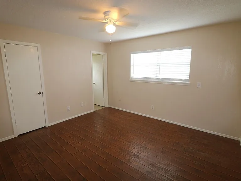 609 Circle Way — Photo 4