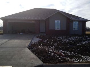 5584 W Longleaf Dr, Springfield, MO 65802