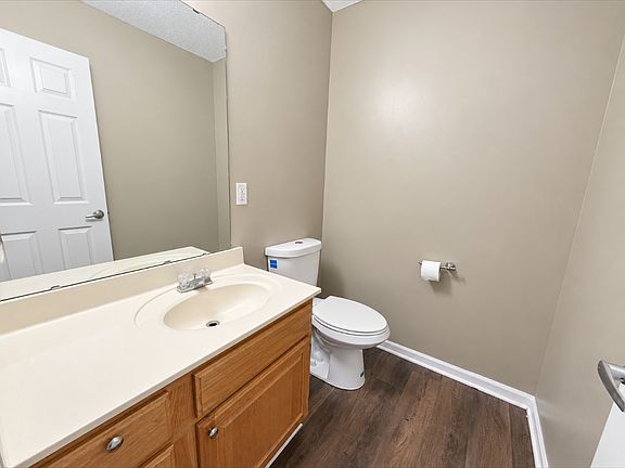 4th image of 21683 S Main St