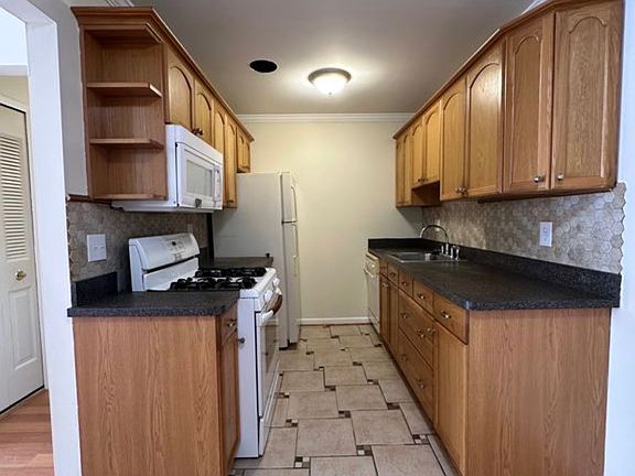 4th image of 38280 Fairway Ct APT 143C