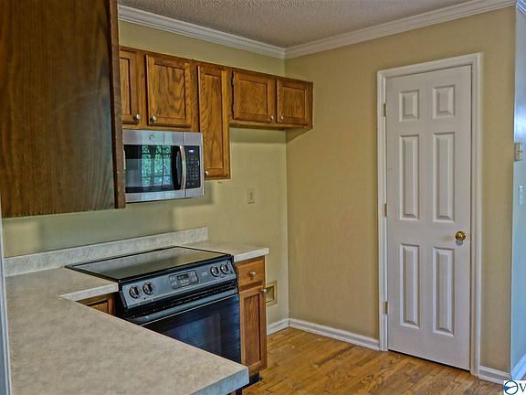 4th image of 10131 Skylark Dr SE