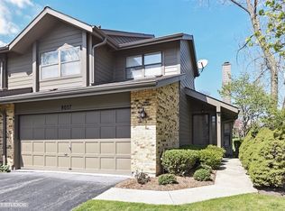 8017 Wildwood Ln, Darien, IL 60561